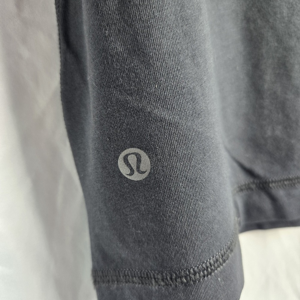 Lululemon Shirt Mens Large Black 5 Year Basic V Neck Short Sleeve Tee Neutral - Picture 4 of 6